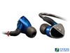 罗技UE900S采用了入耳式的佩戴方式，整体的声音因为其出色的四单元动铁而有着很好的表现，声音耐听明亮，低频有不俗下潜力和质感，中高频还原度强大，能满足用户聆听原汁原味音乐的需求。